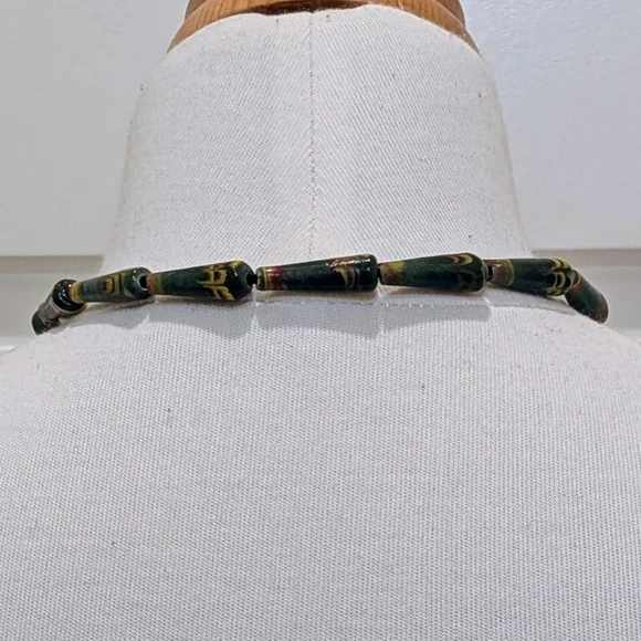 NWOT Beckwoman 18" Hand Blown Glass Tube Bead Stretch Necklace - Picture 5 of 7